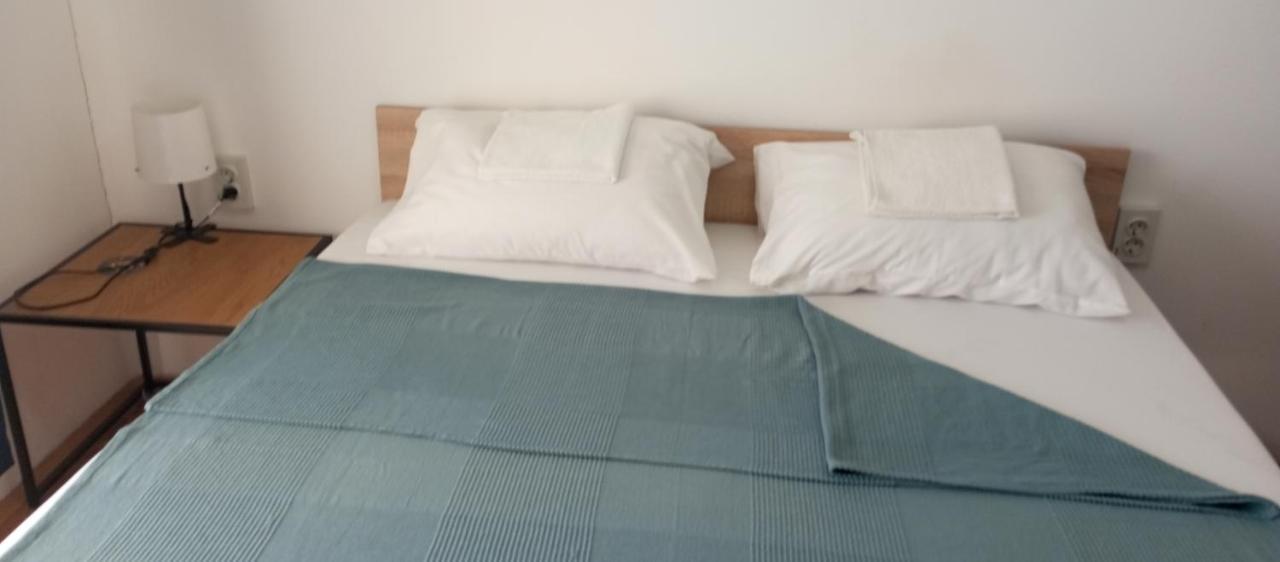 Airport Md Rooms Belgrad Exteriör bild